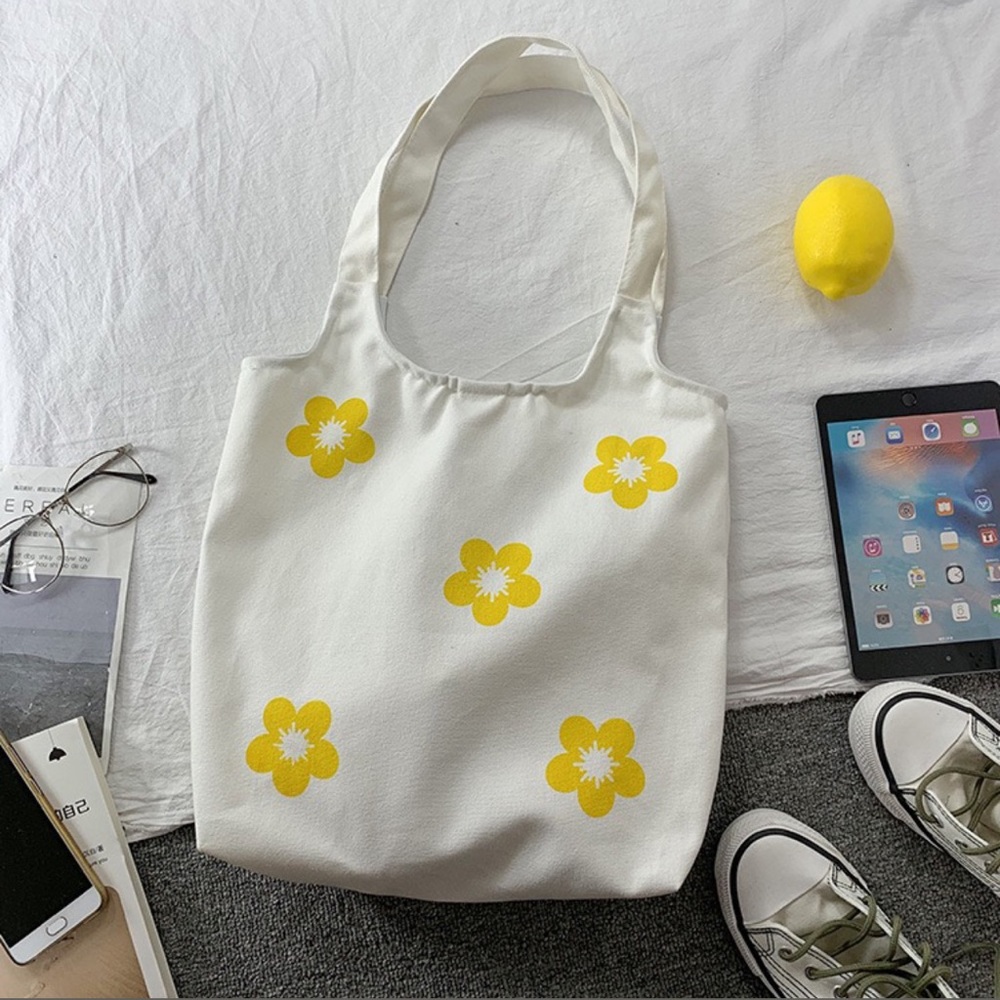White flower tote bag
